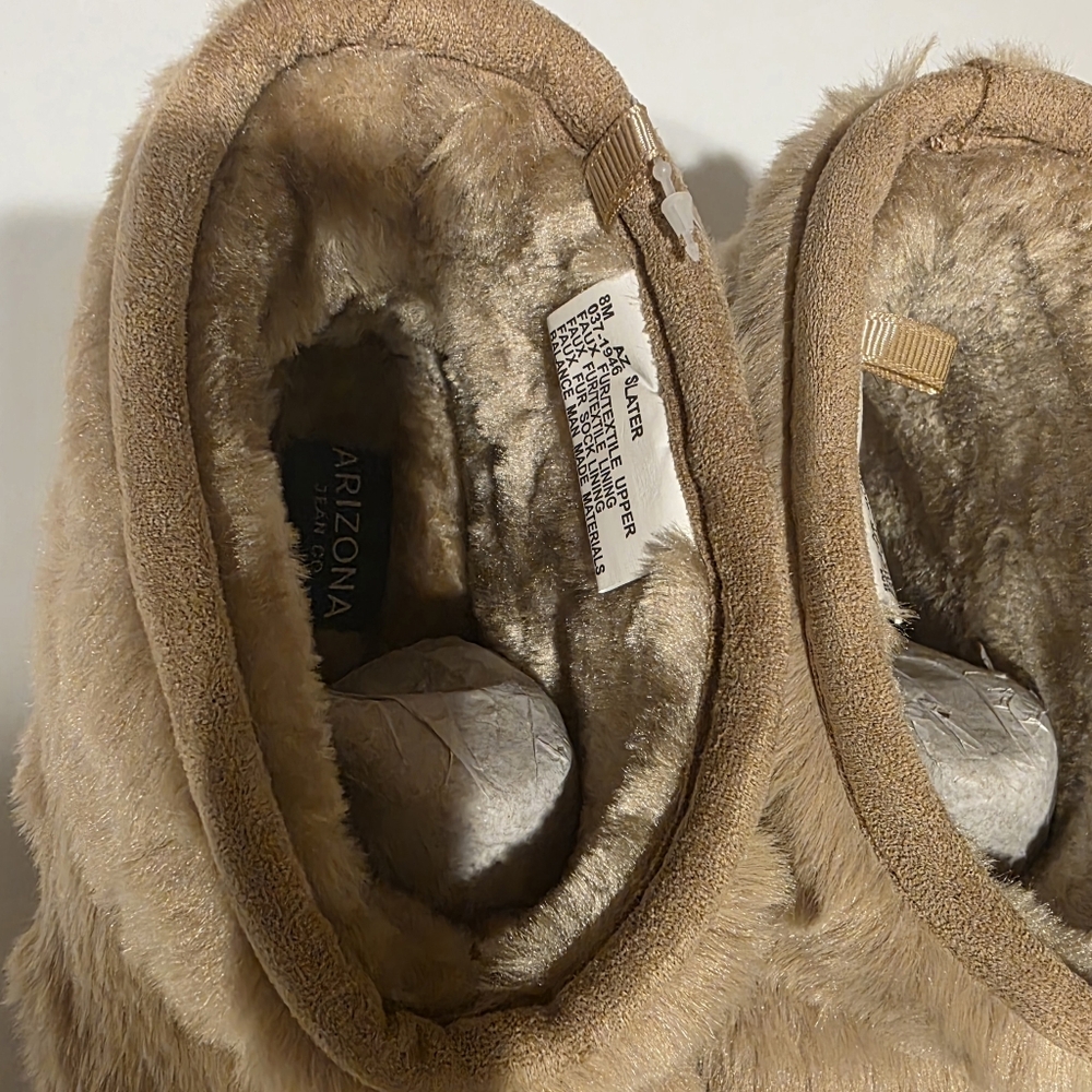 Arizona Jean Company Beige Faux Fur Slippers - Picture 5 of 5